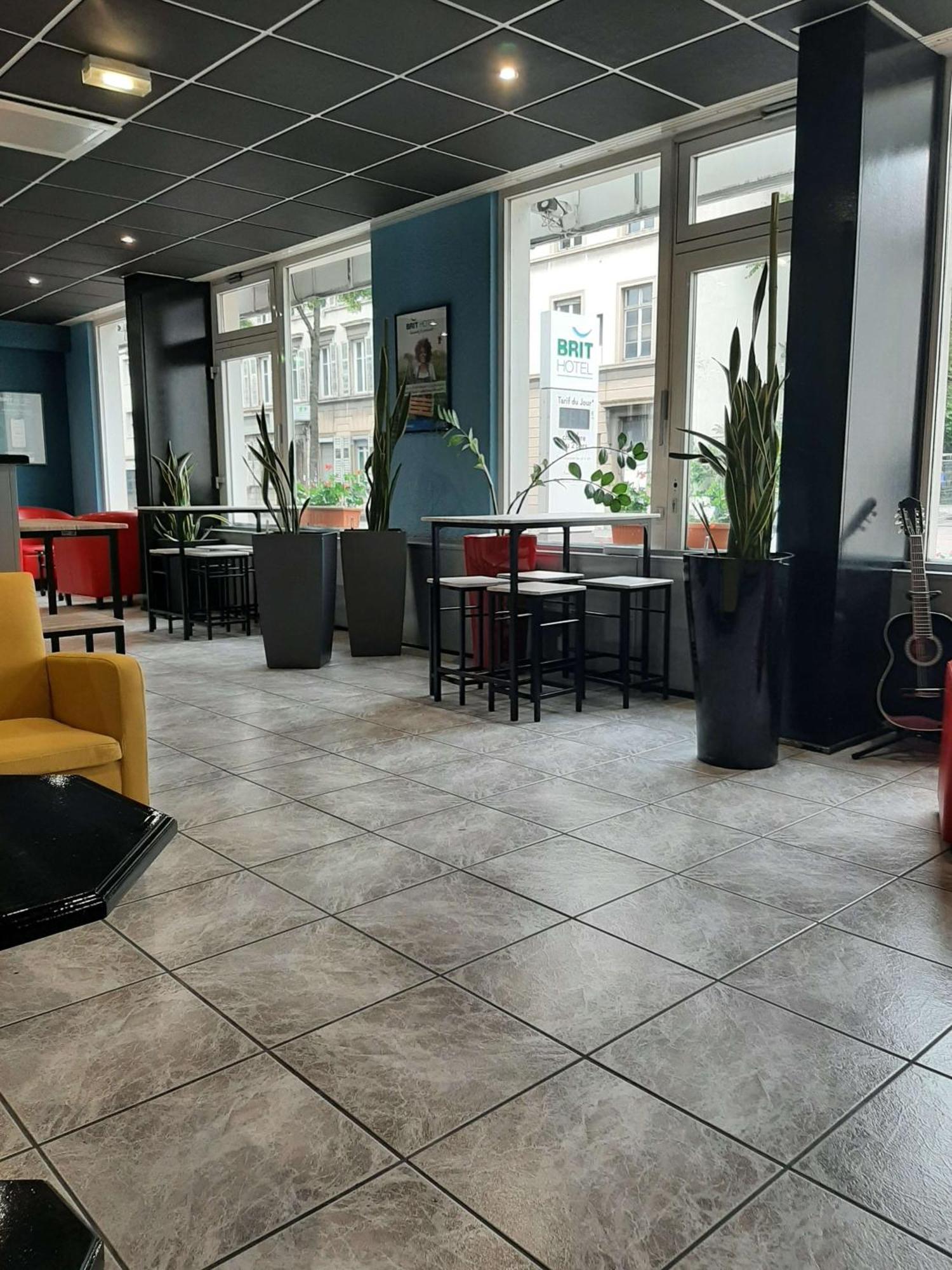 Brit Centre Hotel 3*